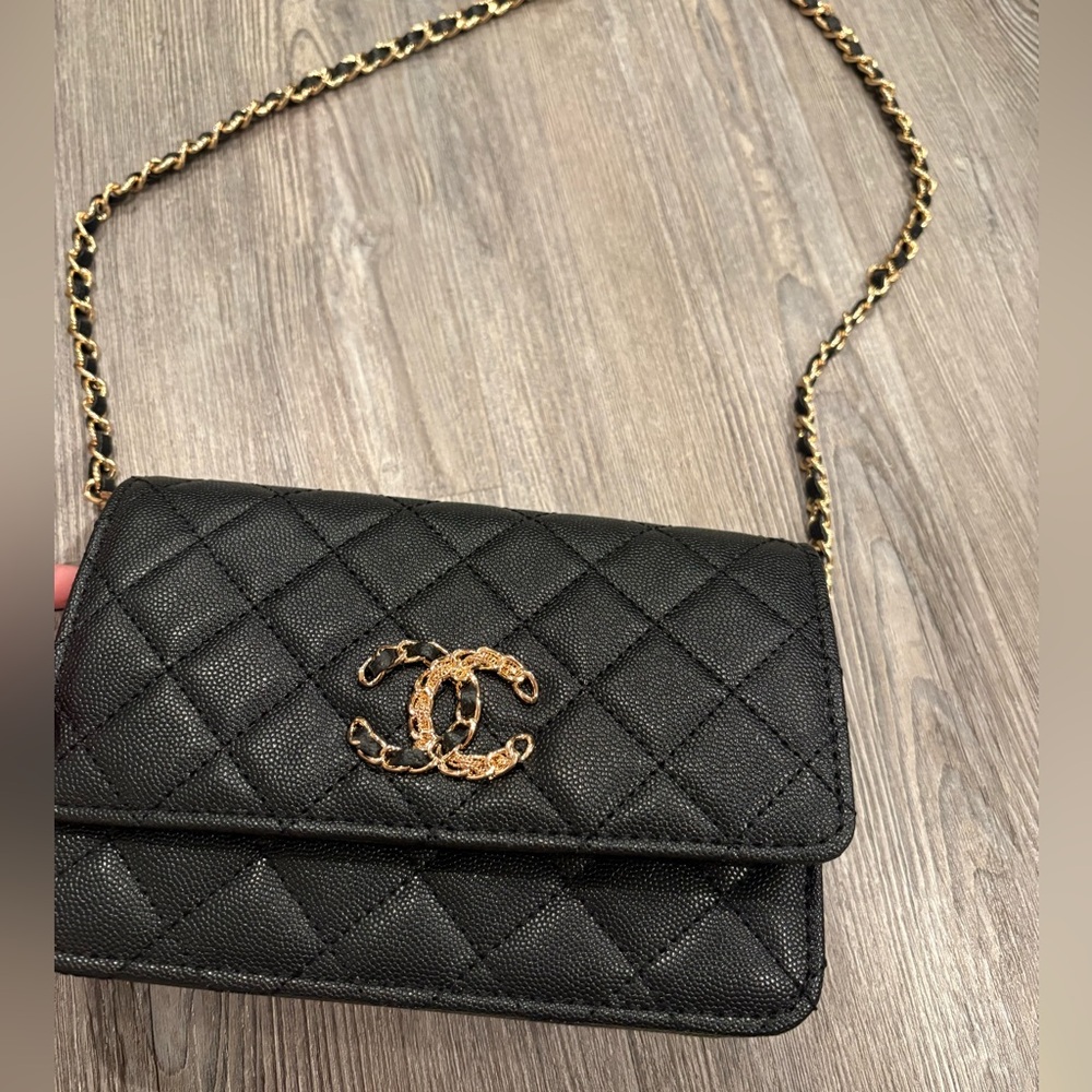Chanel Beauty GWP Makeup Crossbody Bag - Picture 3 of 10